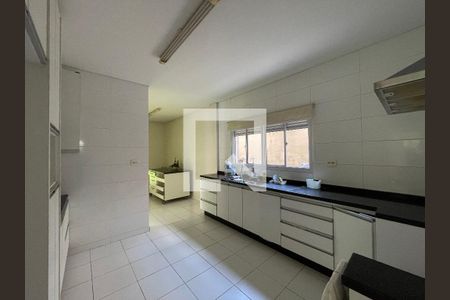 Cozinha de casa de condomínio para alugar com 3 quartos, 300m² em Jardim Barbacena, Cotia