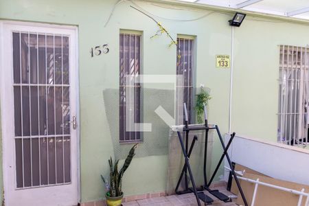 Fachada de casa à venda com 4 quartos, 273m² em Umuarama, Osasco