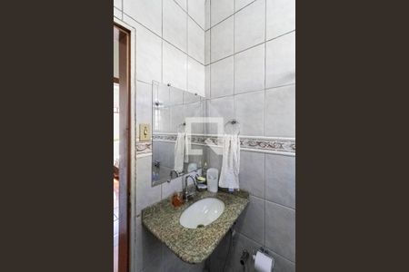 Banheiro social  de casa à venda com 3 quartos, 171m² em Renascença, Belo Horizonte