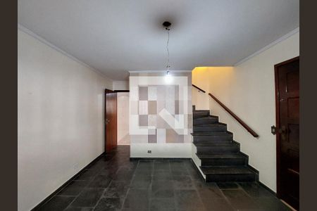 Sala de casa para alugar com 3 quartos, 123m² em Vila Marari, São Paulo