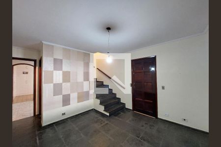 Sala de casa para alugar com 3 quartos, 123m² em Vila Marari, São Paulo