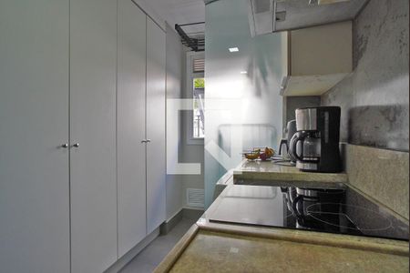 Cozinha de apartamento à venda com 2 quartos, 63m² em São Sebastião, Porto Alegre