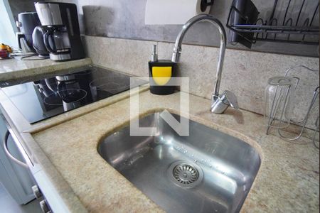 Cozinha - Torneira de apartamento à venda com 2 quartos, 63m² em São Sebastião, Porto Alegre