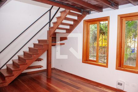 Sala de casa para alugar com 3 quartos, 180m² em Vila Romana, São Paulo