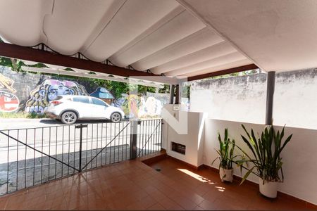 Garagem de casa à venda com 4 quartos, 160m² em Vila Anglo Brasileira, São Paulo