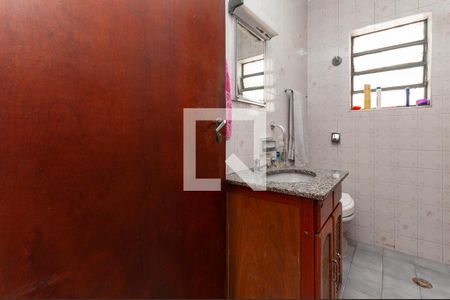 Banheiro Social de casa à venda com 4 quartos, 160m² em Vila Anglo Brasileira, São Paulo