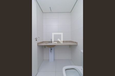 Banheiro de kitnet/studio para alugar com 0 quarto, 31m² em Jardim das Acacias, São Paulo