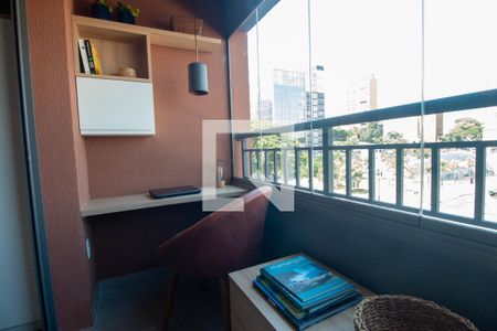 Varanda de kitnet/studio para alugar com 1 quarto, 27m² em Santo Amaro, São Paulo