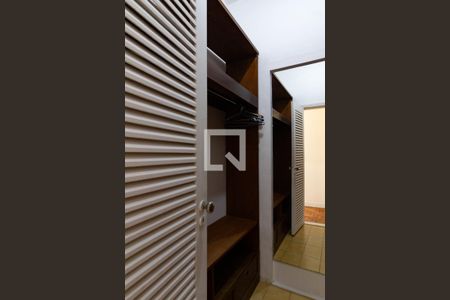 Closet da suíte de apartamento para alugar com 2 quartos, 127m² em Botafogo, Rio de Janeiro