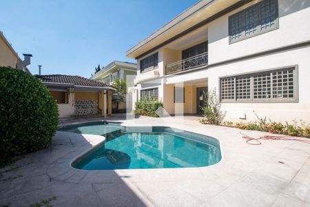 Piscina de casa para alugar com 5 quartos, 550m² em Chácara Monte Alegre, São Paulo