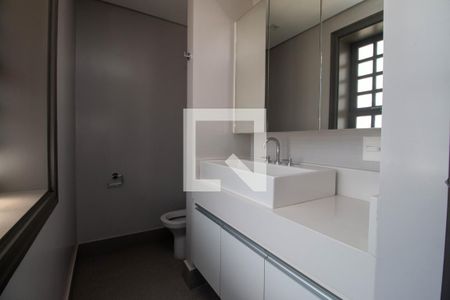 Banheiro 1 de casa para alugar com 5 quartos, 550m² em Chácara Monte Alegre, São Paulo