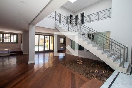Sala de casa para alugar com 5 quartos, 550m² em Chácara Monte Alegre, São Paulo