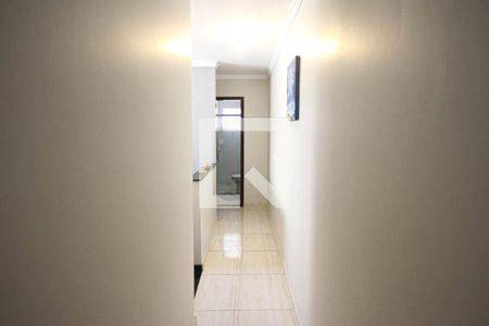 Corredor de casa à venda com 3 quartos, 87m² em Jardim Vila Formosa, São Paulo