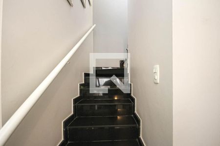 escada de casa à venda com 3 quartos, 87m² em Jardim Vila Formosa, São Paulo