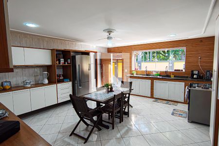 Cozinha de casa de condomínio à venda com 5 quartos, 321m² em Jacarepaguá, Rio de Janeiro