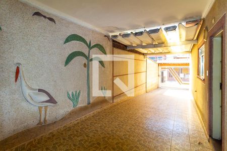 Garagem de casa à venda com 3 quartos, 319m² em Vila Paulo Silas, São Paulo