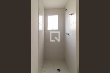 Banheiro da Suíte de apartamento para alugar com 1 quarto, 32m² em Parque Industrial Tomas Edson, São Paulo