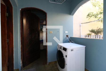 Área de Serviço de casa à venda com 3 quartos, 185m² em Vila Pires, Santo André