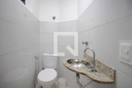 Banheiro de serviço de apartamento à venda com 4 quartos, 180m² em Santo Antônio, Belo Horizonte