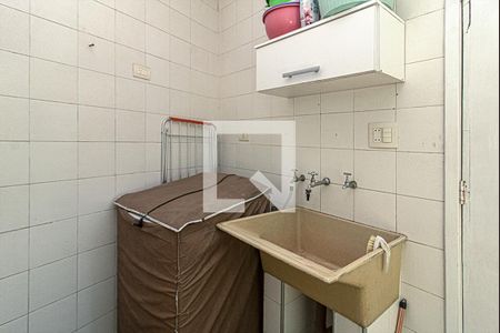 área de serviço de casa à venda com 4 quartos, 200m² em Vila Santo Estefano, São Paulo