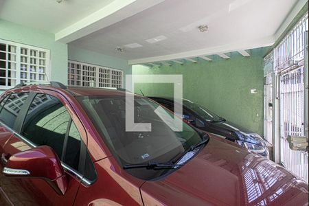 garagem de casa à venda com 4 quartos, 200m² em Vila Santo Estefano, São Paulo