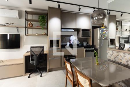 Sala/Cozinha de apartamento à venda com 1 quarto, 34m² em Indianópolis, São Paulo