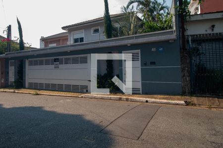 Fachada de casa à venda com 3 quartos, 300m² em Santo Amaro, São Paulo