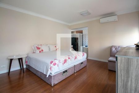 Suíte de casa à venda com 3 quartos, 300m² em Santo Amaro, São Paulo