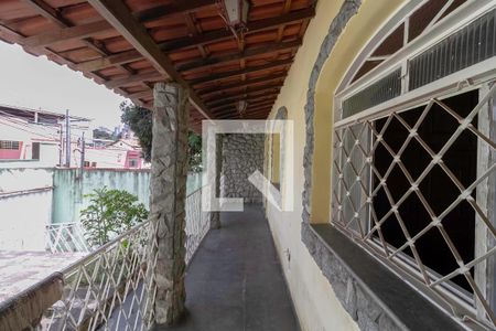 Varanda de casa à venda com 3 quartos, 170m² em Universitário, Belo Horizonte