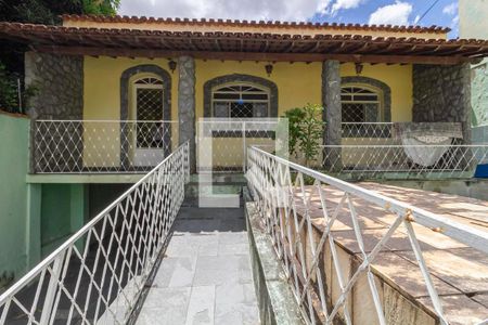 Fachada de casa à venda com 3 quartos, 170m² em Universitário, Belo Horizonte