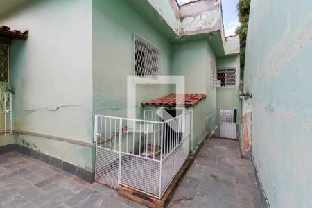 Quintal de casa à venda com 3 quartos, 170m² em Universitário, Belo Horizonte
