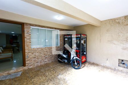 Garagem de casa à venda com 3 quartos, 110m² em Jardim Taboao, São Paulo