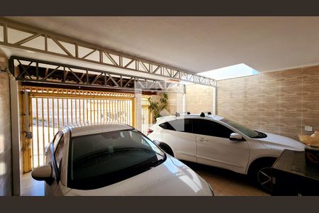 Garagem de casa à venda com 4 quartos, 250m² em Vila Galvão, Jundiaí