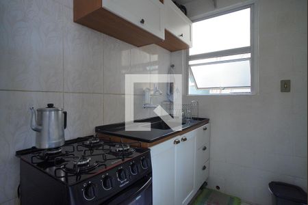 Cozinha de apartamento à venda com 2 quartos, 48m² em Mário Quintana, Porto Alegre