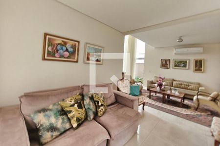 Sala de TV de casa de condomínio à venda com 3 quartos, 280m² em Swiss Park, Campinas