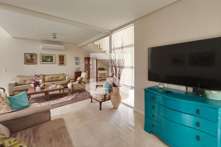 Sala de TV de casa de condomínio à venda com 3 quartos, 280m² em Swiss Park, Campinas