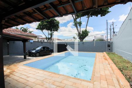 Piscina de casa à venda com 2 quartos, 360m² em Alípio de Melo, Belo Horizonte
