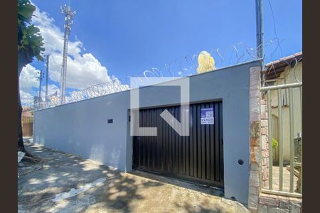 Fachada de casa à venda com 2 quartos, 360m² em Alípio de Melo, Belo Horizonte