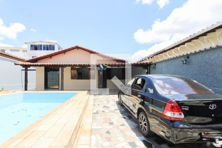 Garagem de casa à venda com 2 quartos, 360m² em Alípio de Melo, Belo Horizonte