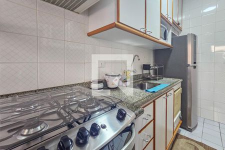 Cozinha de apartamento para alugar com 2 quartos, 240m² em Jardim Santa Genoveva, Guarujá