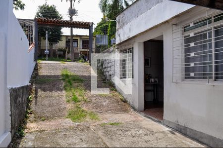 Quintal de casa à venda com 4 quartos, 90m² em Vila Nova, Porto Alegre