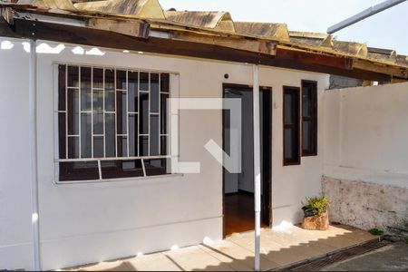 Quintal de casa à venda com 4 quartos, 90m² em Vila Nova, Porto Alegre