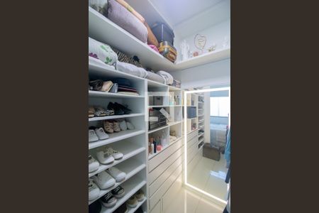Closet de casa à venda com 2 quartos, 525m² em Colonial, Contagem