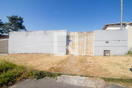 Fachada de casa à venda com 2 quartos, 525m² em Colonial, Contagem