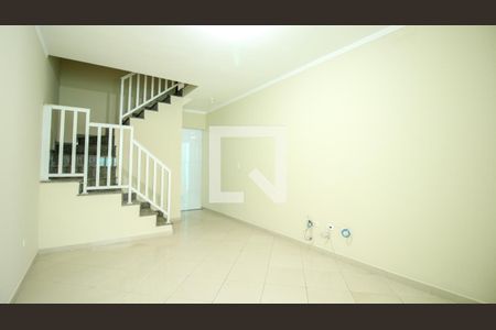 Sala de casa para alugar com 2 quartos, 84m² em Água Rasa, São Paulo