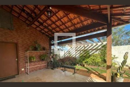 Casa à venda com 3 quartos, 240m² em Balneário Água Limpa, Nova Lima
