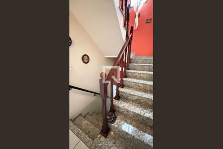 Escada de casa à venda com 4 quartos, 128m² em Vila Lilica, Santo André