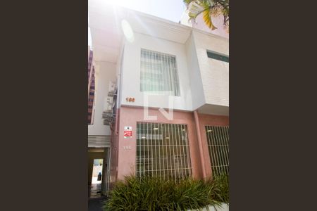 Fachada de casa à venda com 6 quartos, 450m² em Perdizes, São Paulo