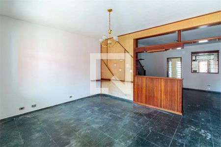 Casa à venda com 3 quartos, 218m² em Vila Mariana, São Paulo