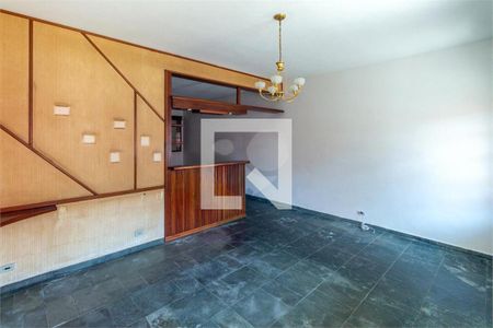 Casa à venda com 3 quartos, 218m² em Vila Mariana, São Paulo